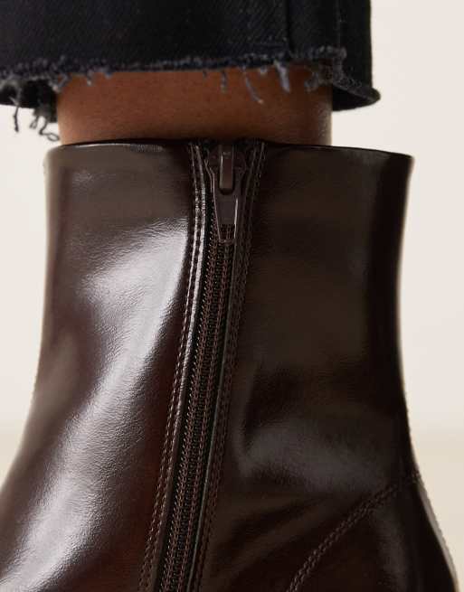 ASOS DESIGN - Relay - Nette enkellaarzen met hak in chocoladebruin