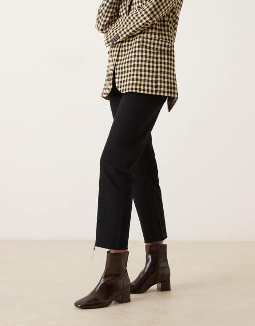 ASOS DESIGN - Relay - Nette enkellaarzen met hak in chocoladebruin