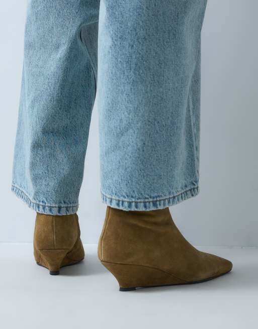 ASOS DESIGN Renata ankelboots i äkta mocka med kilklack i olivgrönt, 5 av 5