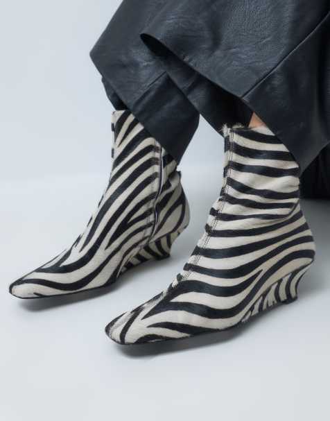 ASOS DESIGN Renata ankelstøvler med kilehæl i ægte læder med zebra-print - view 1