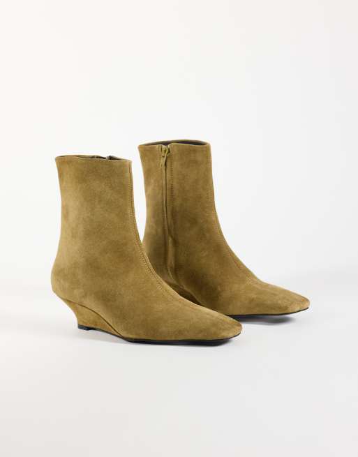 ASOS DESIGN Renata Leder-Stiefeletten mit Keilabsatz in Olivwildleder, 3 von 4
