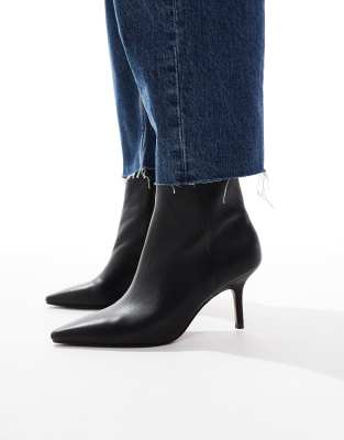 ASOS DESIGN Replay leather pointed toe mid-heel boots in black φωτογραφία