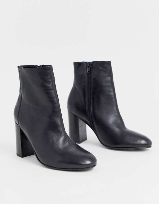 ASOS DESIGN Rescue leather block heel boots in black, 2 of 4