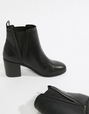 ankle chelsea boots