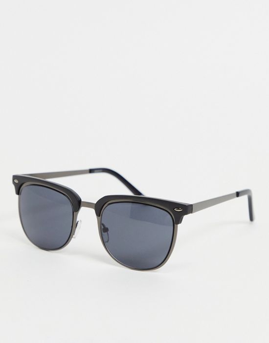 https://images.asos-media.com/products/asos-design-retro-metal-sunglasses-with-smoke-lens-in-gunmetal-and-matte-black/9099410-1-gunmetal?$n_550w$&wid=550&fit=constrain