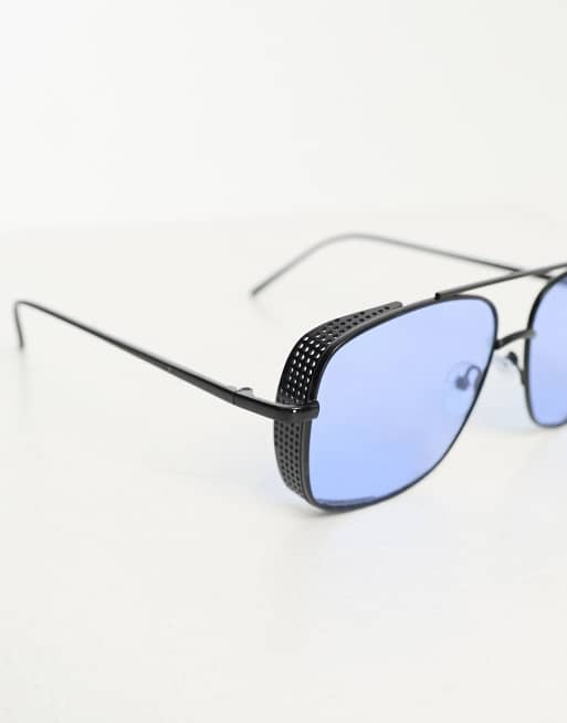 ASOS DESIGN – Retro-Pilotensonnenbrille in Schwarz mit blauen Gläsern und Detail am Bügel, 3 von 4