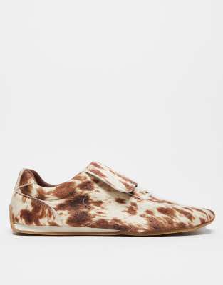 retro sneakers in faux pony print with oversized tongue-Multi