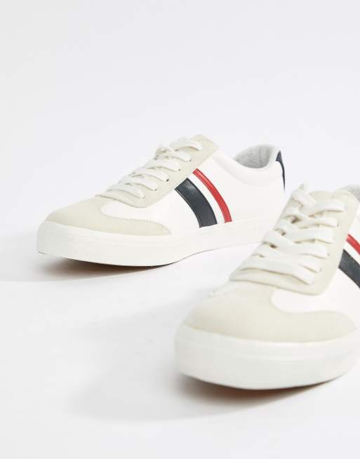 White shoes 2025 with red stripes