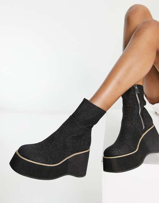 ASOS DESIGN – Revenue – Denim-Stiefel in Schwarz mit Keil-Plateauabsatz
