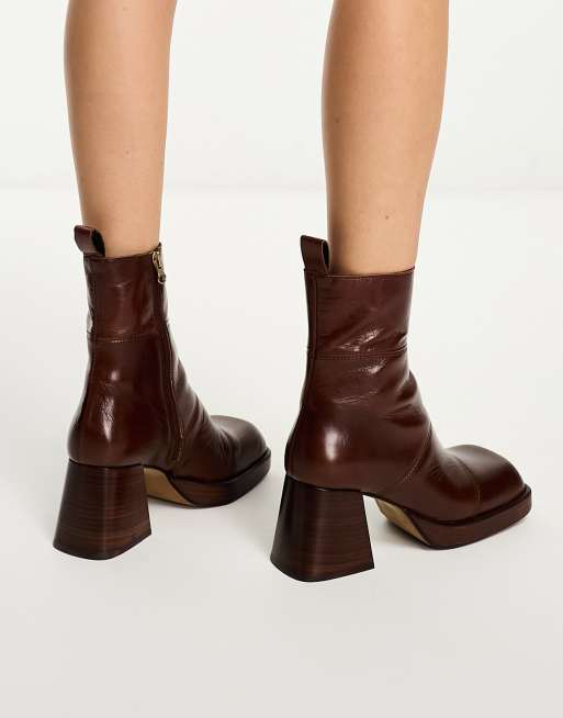 ASOS DESIGN Rhodes Ankle Boots aus hochwertigem Leder in Hellbraun mit Plateausohle