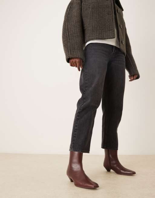 ASOS DESIGN – Rhodes – Vinröda ankelboots i läder med klack och mejslad tå, 2 av 4