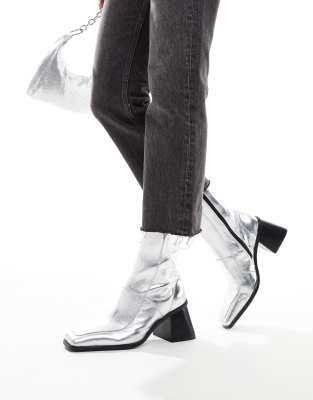 Ria mid-heel leather boots in silver