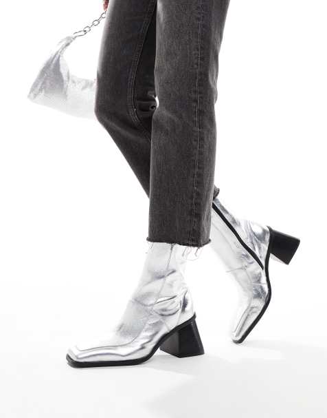 ASOS DESIGN – Ria – Silverfärgade boots i läder med halvhög klack - view 1