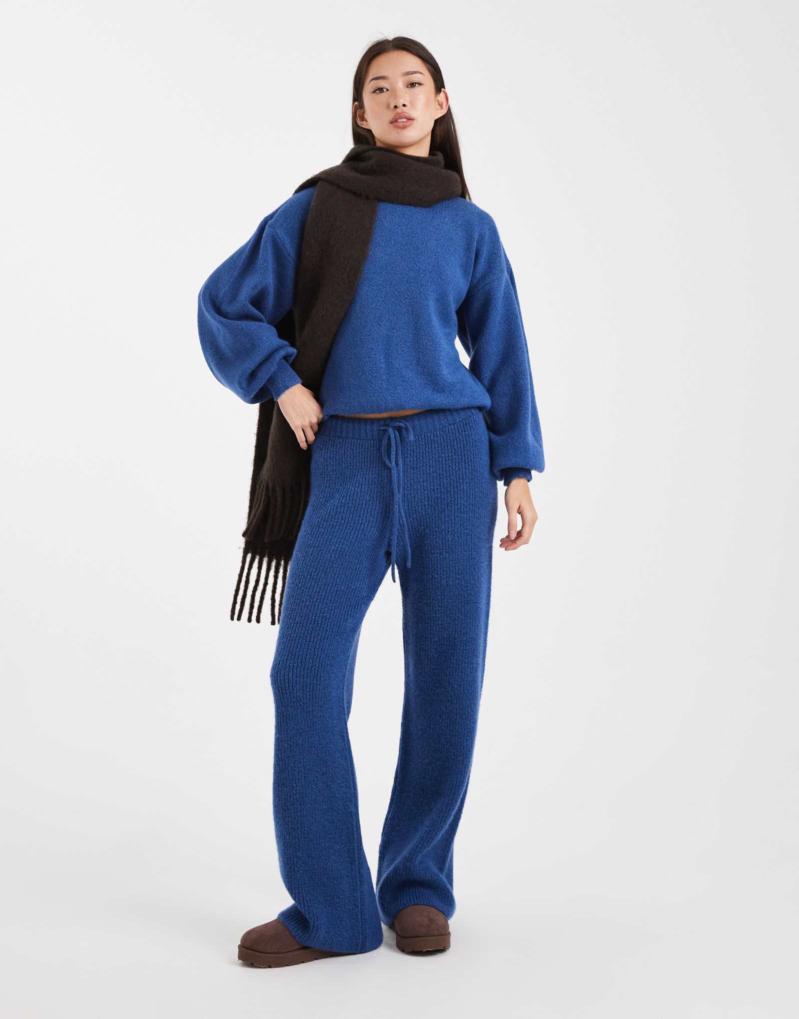 Широкие брюки из трикотажа в рубчик ASOS DESIGN темно-синего цвета - часть комплекта