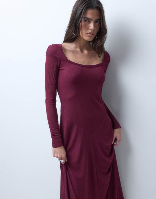 ASOS DESIGN ribbad långärmad maxiklänning med djup halsringning och sänkt V-midja i plommon, 2 av 5