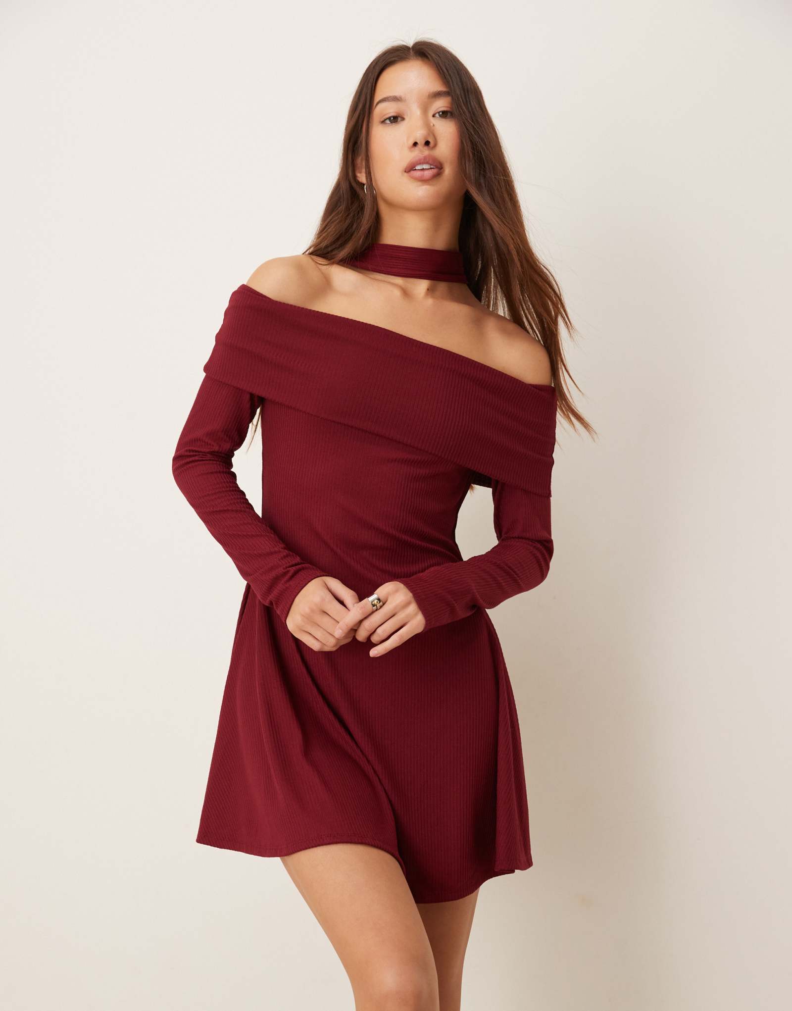 ДИЗАЙНЕРСКОЕ мини-платье ASOS bardot в рубчик бордового цвета с шарфом