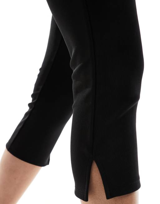 ASOS DESIGN capri leggings in black