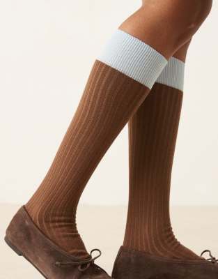 ribbed contrast panel knee high socks in chocolate-Brown