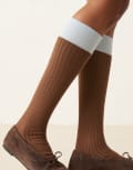 [ASOS DESIGN] ASOS DESIGN ribbed contrast panel knee high socks in chocolate-Brown One Size Chocolate