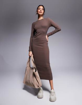 ribbed crew neck turn cuff midi dress in chocolate-Brown