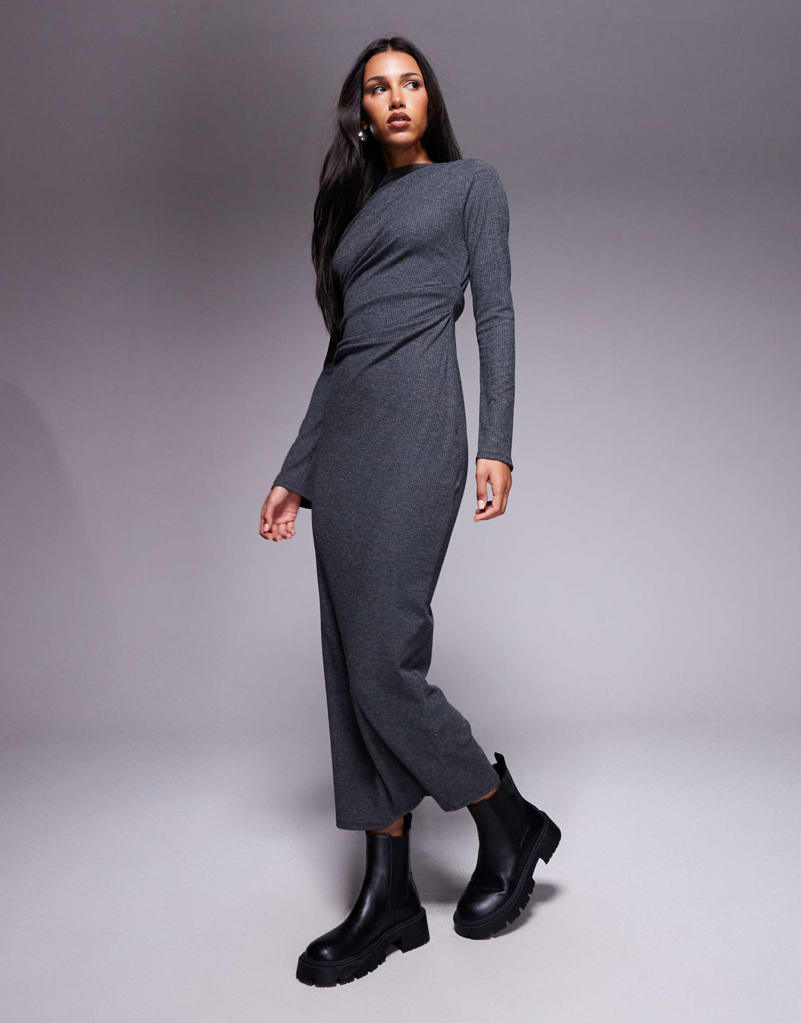 ДИЗАЙНЕРСКОЕ макси-платье ASOS с драпировкой в рубчик цвета древесного угля