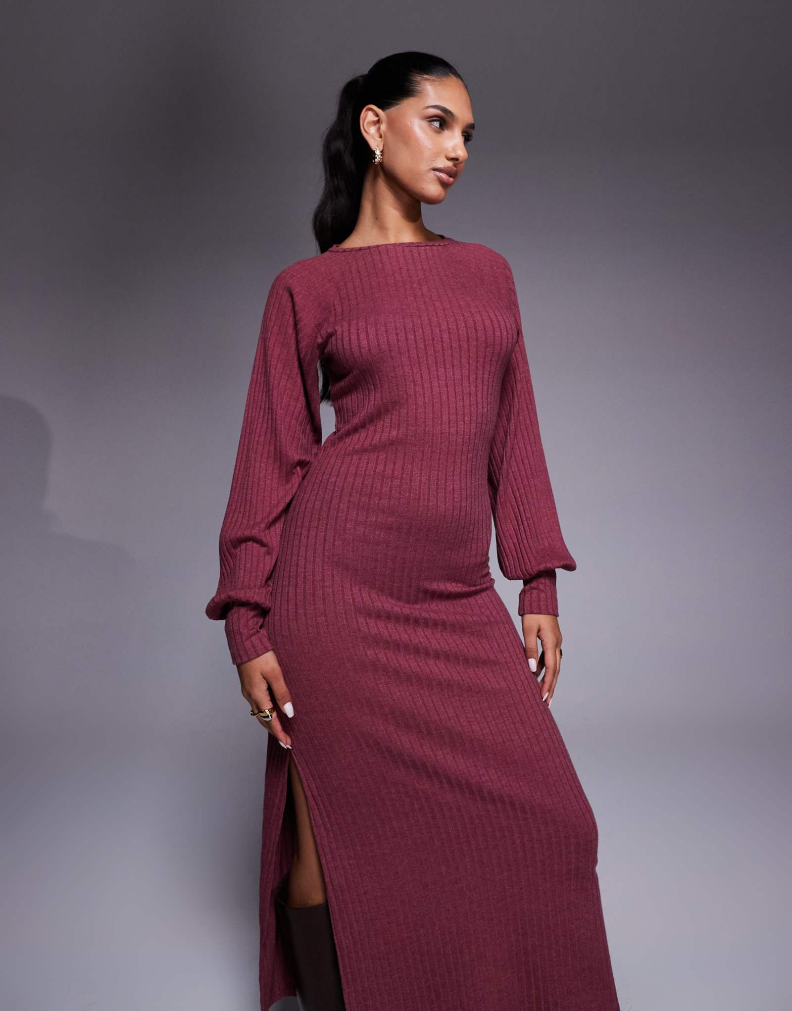 Макси-платье в рубчик с длинным рукавом-баллоном от ASOS DESIGN бордового цвета