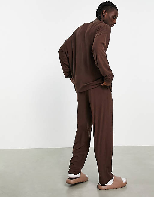  ribbed pyjama set in brown with chest print 