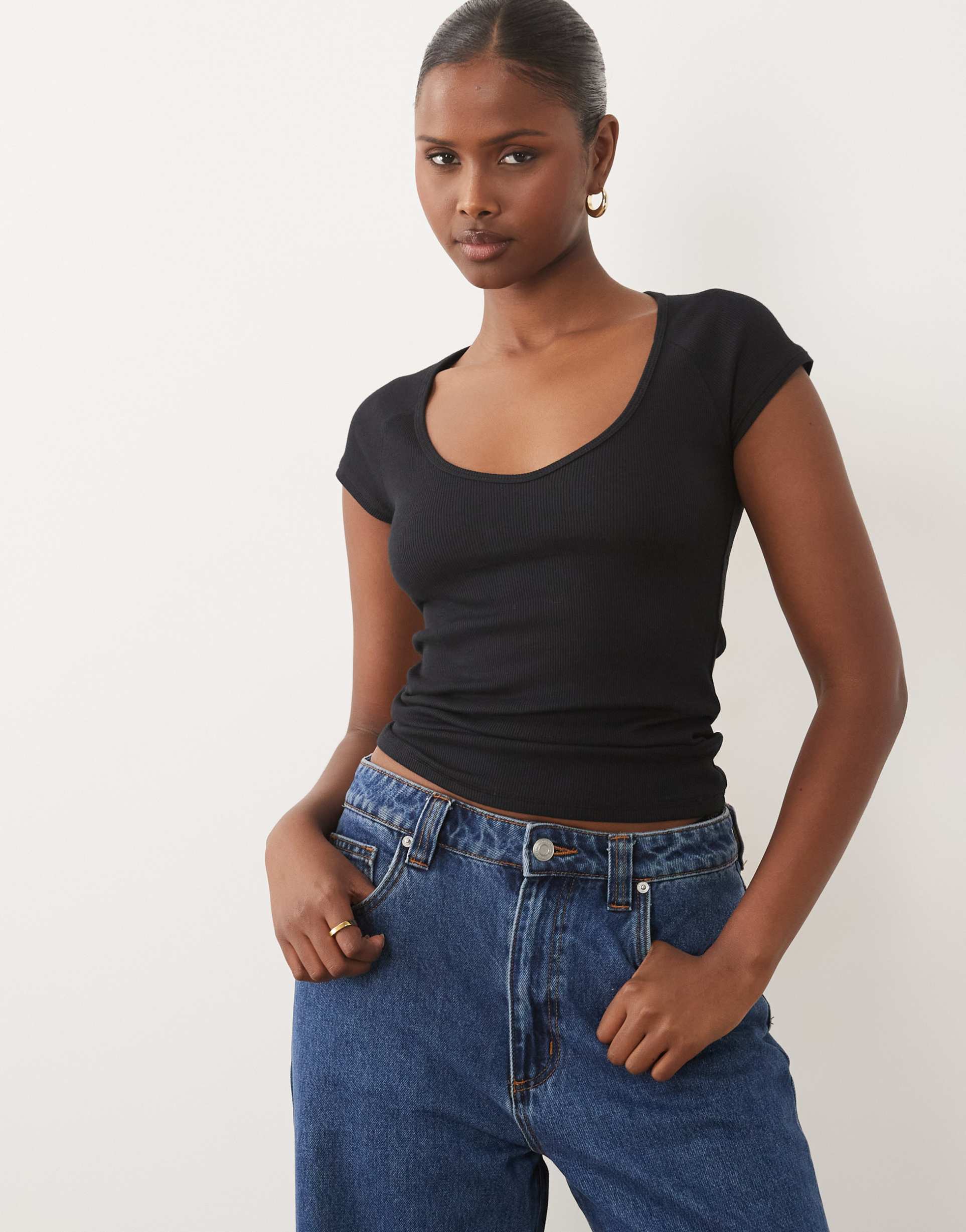 asos design ribbed raglan v-neck baby tee in black