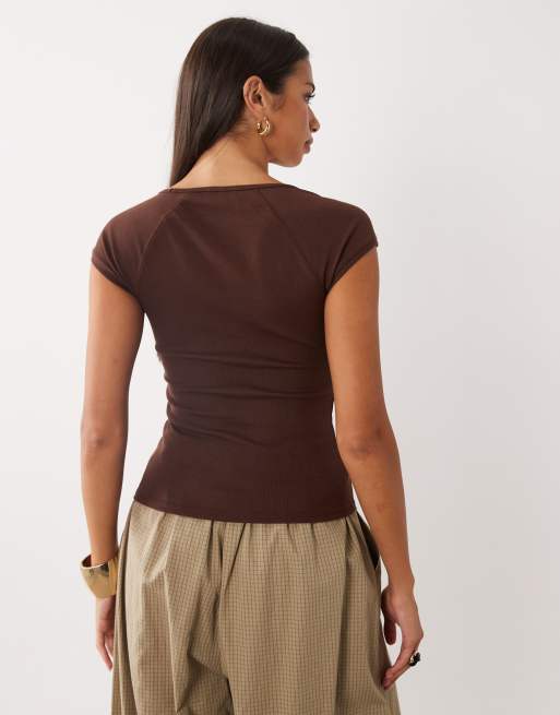 ASOS DESIGN ribbed raglan v-neck baby tee in brown, 4 of 4
