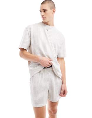 ribbed T-shirt and shorts lounge set in beige stripe-Neutral