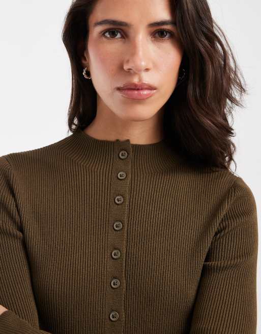 ASOS DESIGN ribbstickad kofta med påsydd hals och knäppning framtill i khaki, 4 av 4