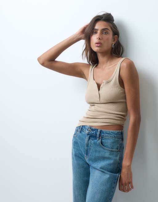 ASOS DESIGN ribstrikket top med dyb rund hals og knapstolpe i biscuit, 3 af 5