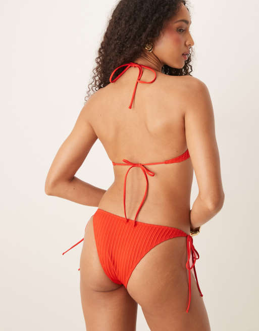 ASOS DESIGN – Riddy – Seitlich gebundene, gerippte Bikinihose in Rot mit hohem Beinausschnitt, 4 von 4