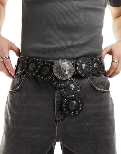 ASOS DESIGN - Riem met schijfjes van imitatieleer met studs in zwart