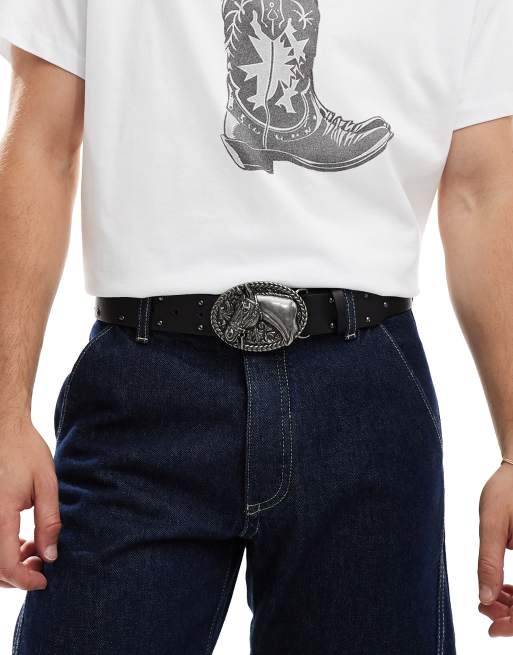 ASOS DESIGN - Riem van imitatieleer met westerngesp en studs in distressed zwart