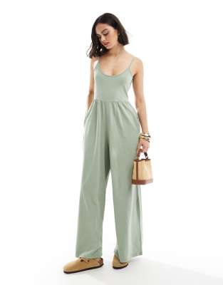 ASOS DESIGN - Riemchen-Jumpsuit aus gewaschenem Jersey mit U-Ausschnitt und weitem Bein-Grün