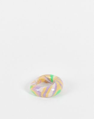 ASOS DESIGN – Ring aus Gummi in Kuppelform mit mehrfarbigem Marmormuster
