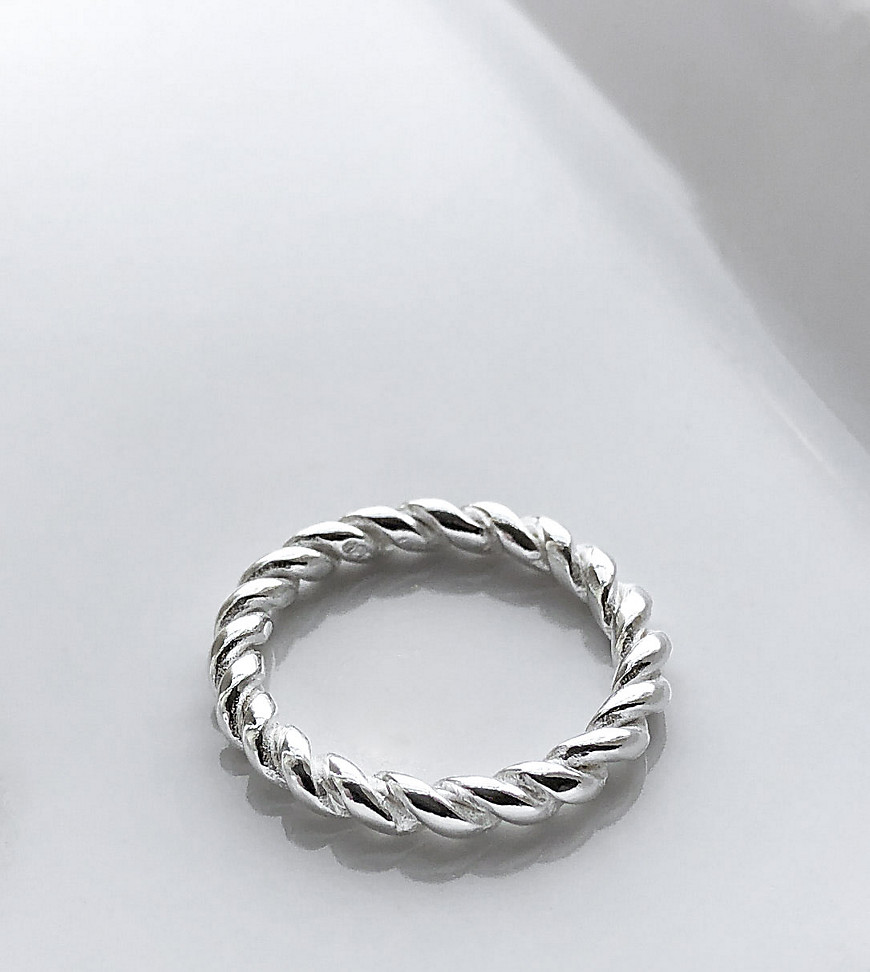 ASOS DESIGN – Ring i äkta silver med snurrad tubdesign