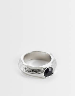 Ring in geschmolzener Silberoptik mit schwarzem Stein Silber L