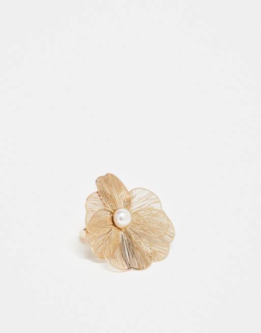 ASOS DESIGN – Ring in Goldoptik mit skulpturalem Wellen-Design