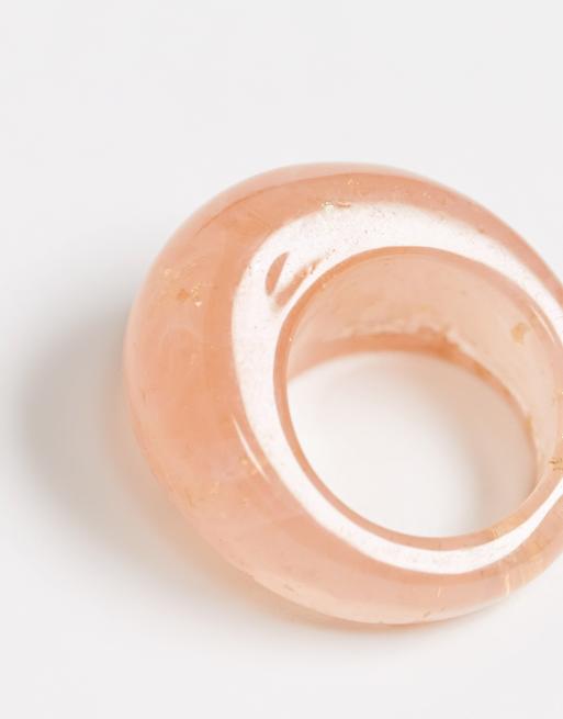 ASOS DESIGN – Ring in Kuppelform aus Kunststoff in Rosa marmoriert, 3 von 4