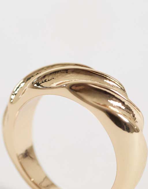 ASOS DESIGN ring med snoet design i guldfarvet tone, 2 af 3