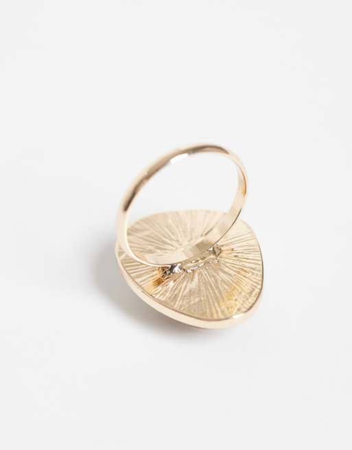 ASOS DESIGN ring with animal-print stone in gold, 2 of 3