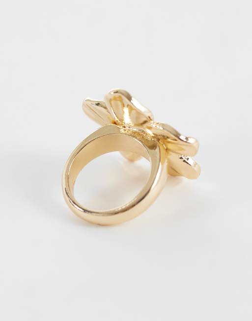 ASOS DESIGN ring with flower design in gold tone, 2 of 3