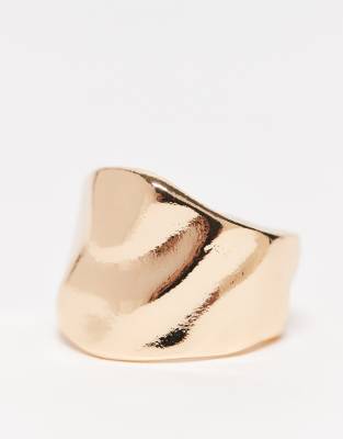 Asos Design Ring With Hammered Texture In Gold