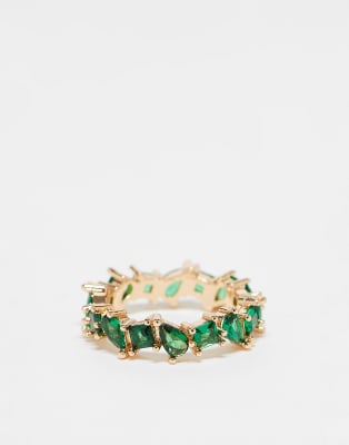 ring with mixed shape emerald crystal in gold tone