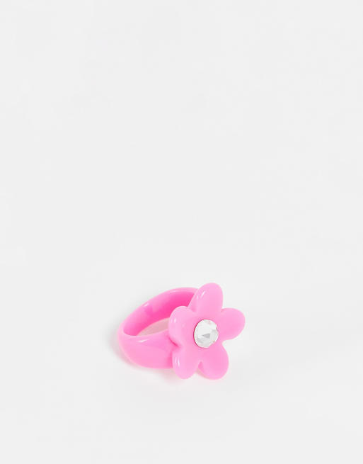 Plastic flower store ring