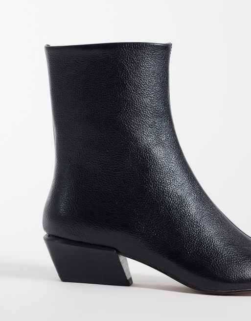 ASOS DESIGN Rio botines camperos de piel de punta en negro, 4 de 4