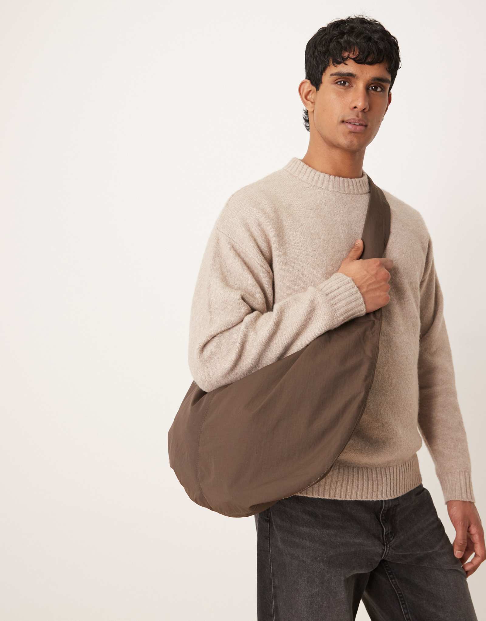 ДИЗАЙНЕРСКАЯ сумка ASOS ripstop sling crossbody коричневого цвета