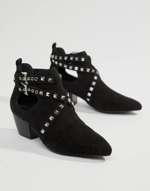 Cut out 2025 studded ankle boots